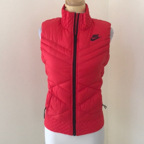 NWT! NIKE Size XS red quilted zippered vest